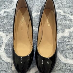Ivanka Trump Black Patent Leather Round-Toe Pumps
